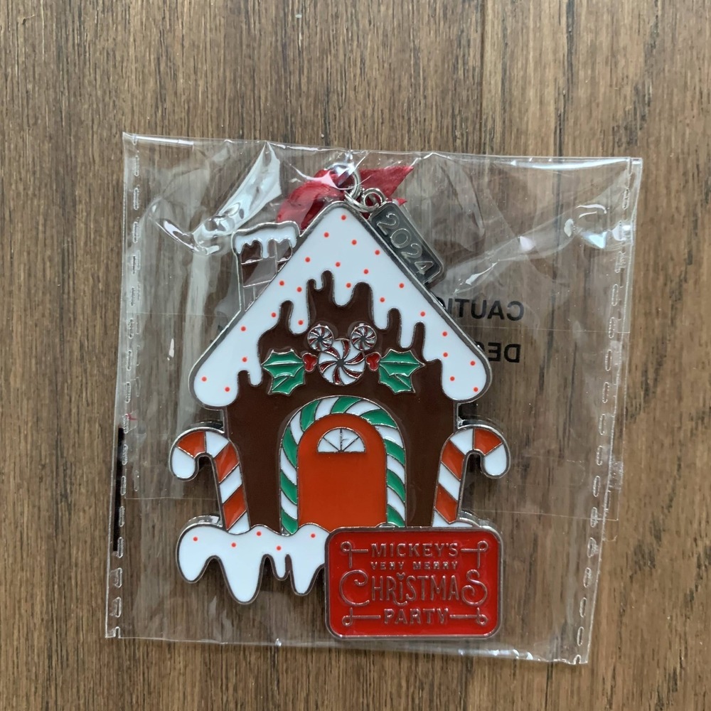 Disney Mickey's Very Merry Christmas Party 2024 Gingerbread House Ornament Holid